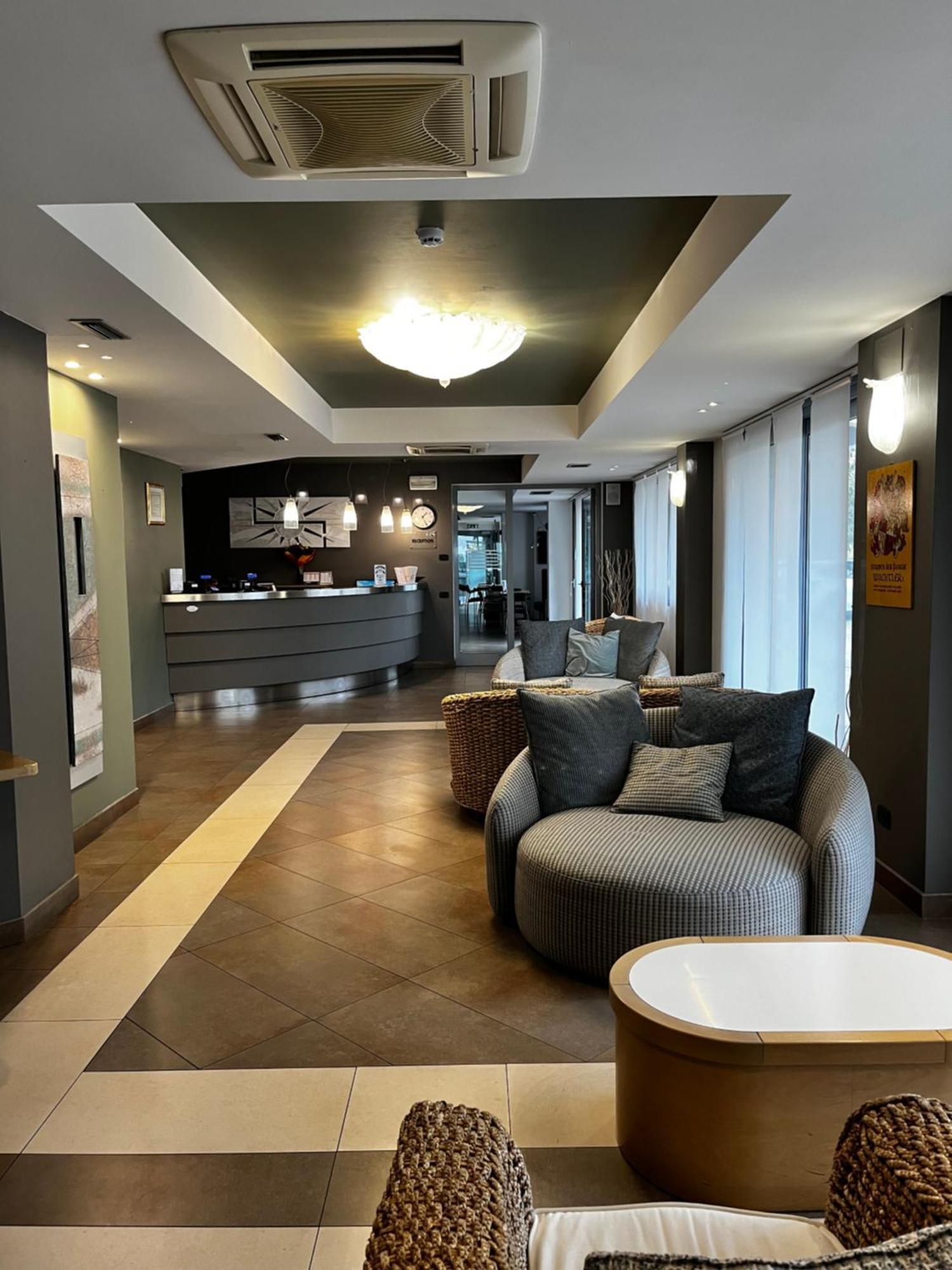 Hotel Oasi Wellness & Spa Рива-дель-Гарда Экстерьер фото