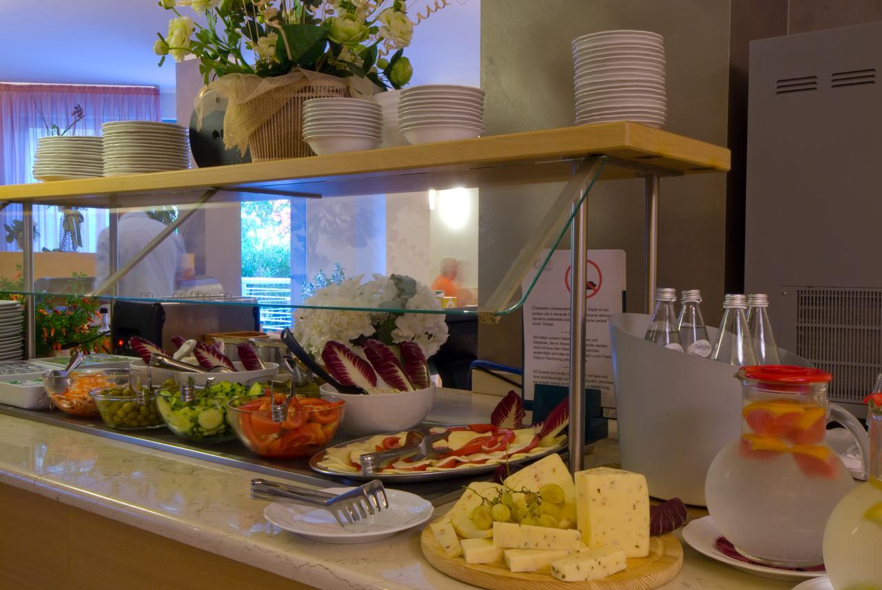 Hotel Oasi Wellness & Spa Рива-дель-Гарда Экстерьер фото